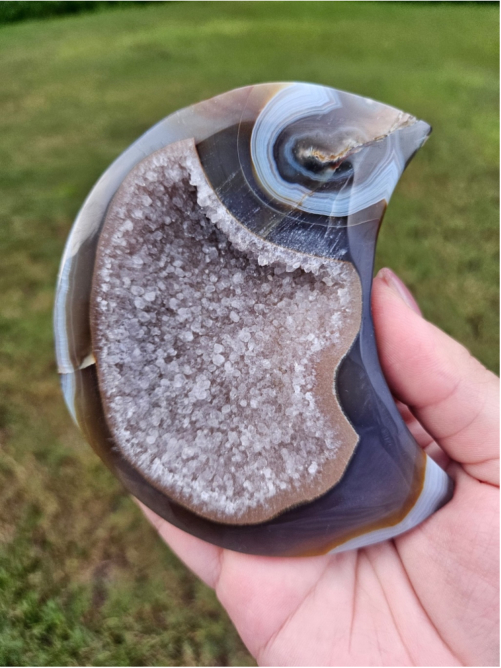 Druzy agate moon 4 in